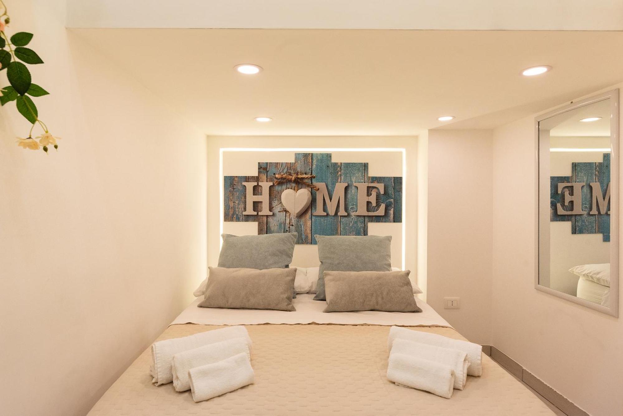 House Benedetta Centro Di Napoliアパートメント エクステリア 写真